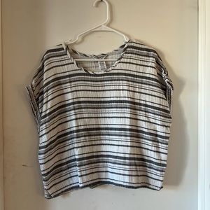 navy and white hard tail cropped linen top size L